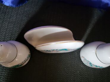 Kuhinjski setovi: Set nov salnik i drzac za salvete Apulum porcelan 70te.god. Nov set — 2