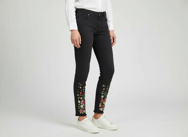 spodnie damskie jeans 7 8: Beloved, Jeansy damskie, rozmiar M