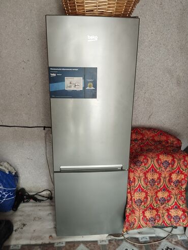 стоящий холодильник: Холодильник Beko, Двухкамерный, 53 * 153 *