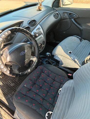 Ford: Ford Focus: 2004 г., 1.6 л, Механика, Седан at lalafo.kg — 8 Ford: Ford Focus: 2004 г., 1.6 л, Механика, Седан — 8