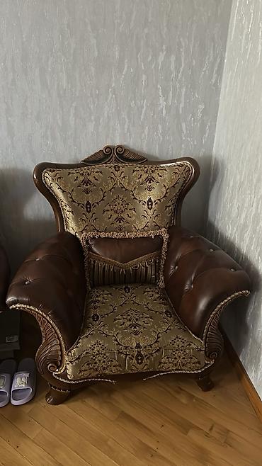divan klasik: 1 Divan 2 Kreslo gül kimidi. Ünvan Elmlər Akademiyası metrosunun yani — 2