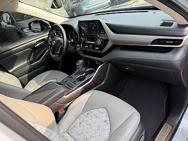 Toyota: Toyota Highlander: 2022 г., 2.5 л, Вариатор, Гибрид, Кроссовер — 14