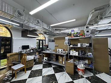 Продажа магазинов: Продажа магазинов В жилом доме, 115 м², Свежий ремонт, Отдельный вход, 1 этаж — 7