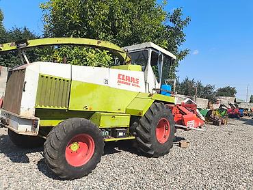 Силосоуборочные комбайны: Клас яагувар сатылат,свежый келди растаможен не оформлень.Уч жаткасы — 3