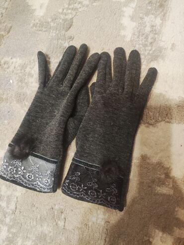 перчатки спортивные: Перчатки женские размер на миниатюрн.качество и состояние отличное и