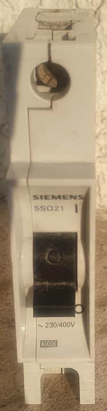 lazer acar: “Siemens” markarlı elektrik avtomat açarları satılır. Nominal cərəyan — 8