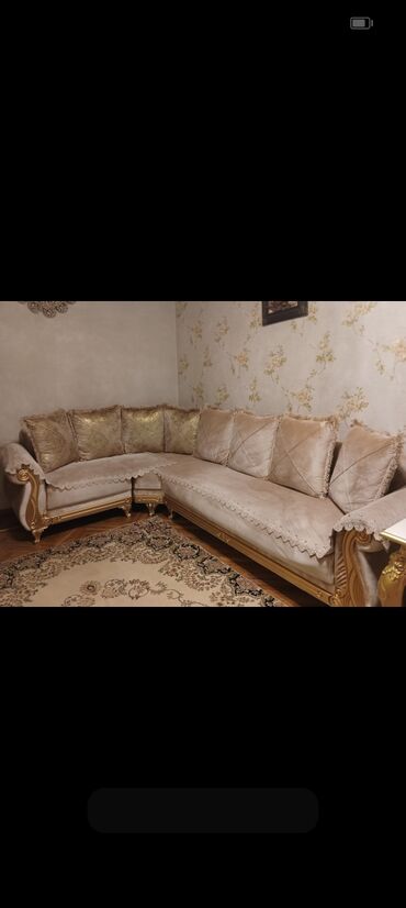 Divanlar: Künc divan, İşlənmiş, Açılmayan, Bazasız, Çatdırılma yoxdur