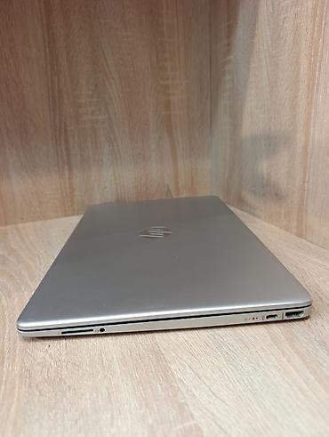 komputer notebook: HP Laptop 15-dy1051wm — 8