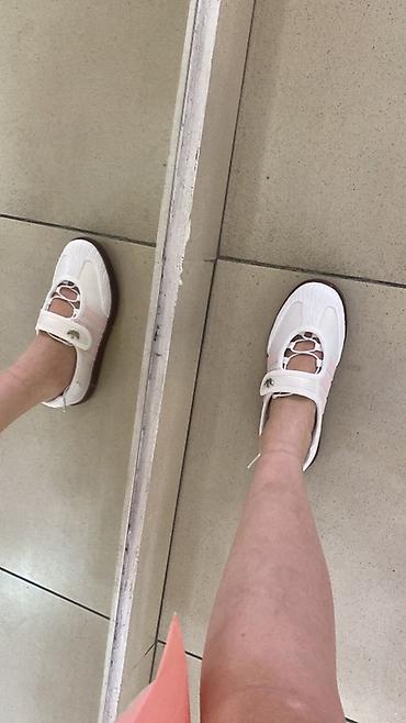 кросовки волейбол: Кроссовки, 36, Adidas, Б/у, цвет - Белый, Самовывоз — 2