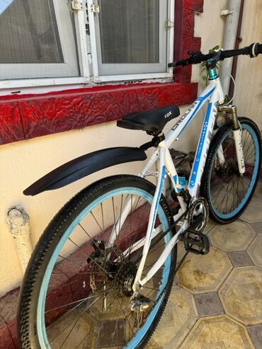 Rover: KROCBIKE dağ velosipedi - Rəng: ağ-göy çalarlar - Çərçivə: alüminium