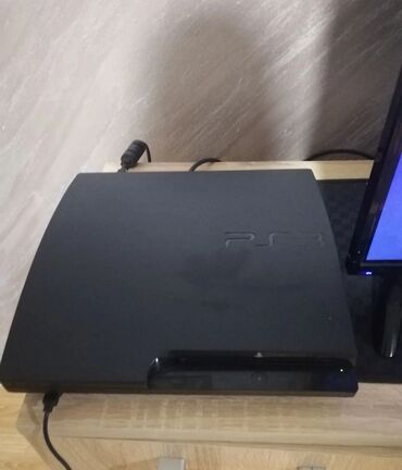 PS3 (Sony PlayStation 3): PS3 Ps3 cipovan u dobrom stanju! Conzola bez ogreobitna! Pes 2018