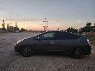 prius diskləri: Toyota Prius – hibrid hetçbek Xüsusiyyətlər: - Benzin-elektrik hibrid — 6