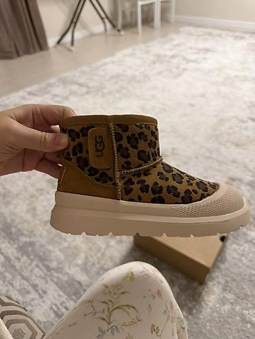 сапоги 34 35: Детские зимние ботинки UGG Tasma Colorblock - Модель: Tasma — 2