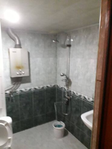 Uzunmüddətli kirayə mənzillər: Mənzil kirayə verilir. 2 otaq (1-2 düzəlmə). 5.3 mər, 40 kv Sabunçu — 14