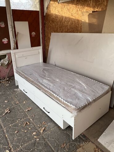 кровать односпальная с ящиками: Односпальная кровать, Новый, С матрасом, длина - 190 см