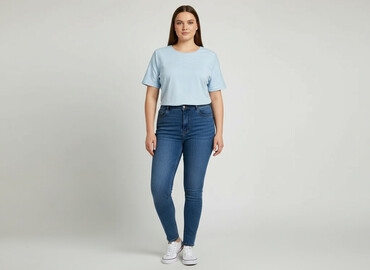 koszulka z c a: Women`s T-shirt, size XL at lalafo.pl koszulka z c a: Women`s T-shirt, size XL