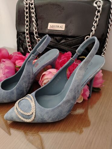 Salonke: Salonke, 37 — 3