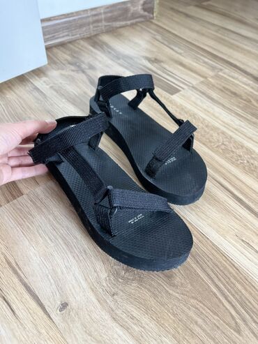 grubin japanke sandale: Sandals, SinSay, 39