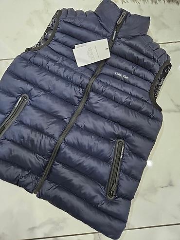 Trenerke: Prsluci
Velicine S m l xl xxl 
Cena 4700 din — 4