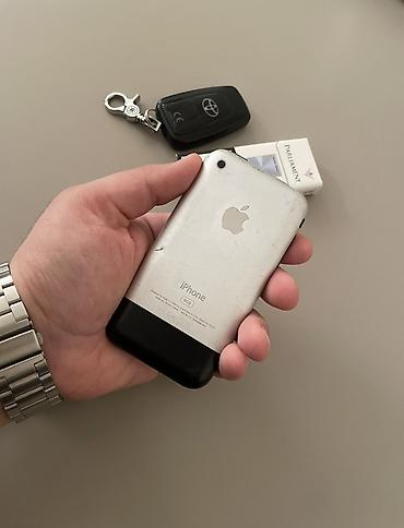 Apple iPhone: IPhone 3G, < 16 GB, Gümüşü — 1