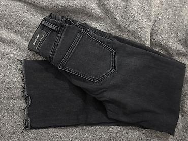 Cinslər: Stradivarius cropped flare jeans
Olcu 32 — 4