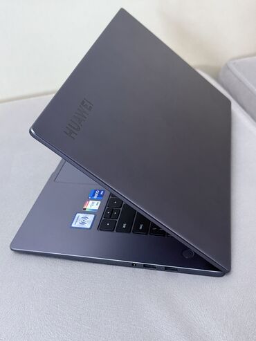 Huawei: Intel Core i7, 16 GB, 15.6 " — 7