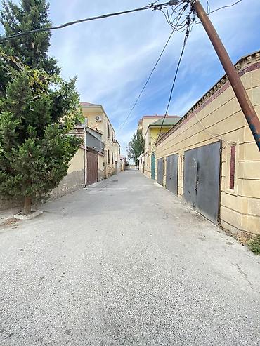 Qaraj satılır: Yan-yana iki qarjdi hər birin sahəsi 16km.metrdir. 2si birlikde 24 -da lalafo.az — 17 Qaraj satılır: Yan-yana iki qarjdi hər birin sahəsi 16km.metrdir. 2si birlikde 24 — 17