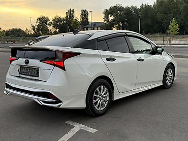 model y: Toyota Prius: 2019 г., 1.8 л, Автомат, Гибрид, Лифтбек — 4