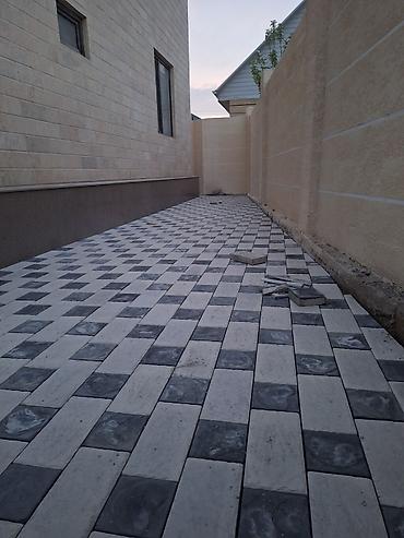 Продажа коттеджей и домов: Просторный двухэтажный дом с благоустроенным двором и садом — 16