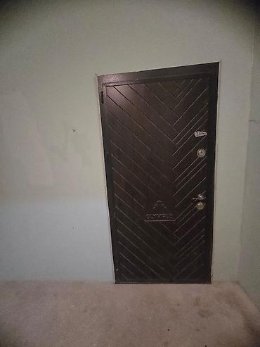 seyfi qapi: Yüksək keyfiyyətli seyf qapı satılır . 3 ədəddir 1 i 180 azndır — 2