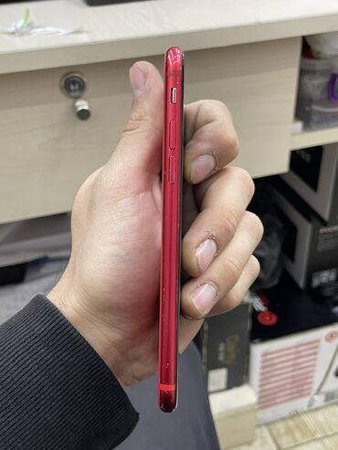 Apple iPhone: IPhone SE, 64 GB, Qırmızı, Barmaq izi, Simsiz şarj — 9