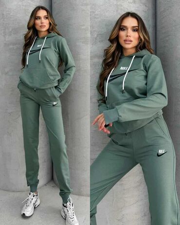 pamučne trenerke: 08. trenerka 
4500 din 
s-xxl