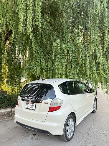кепка спойлер: Honda Fit: 2008 г., 1.5 л, Вариатор, Бензин, Хэтчбэк — 6