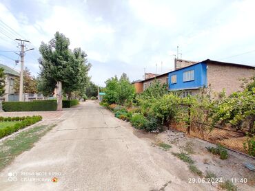 купить квартиру в токмаке кыргызстан: 3 комнаты, 80 м², Индивидуалка, 2 этаж, Старый ремонт