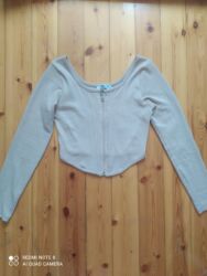 Önü zamoqlanan koftalar. 2 rəngi mövcuddur her biri 9 AZN✅