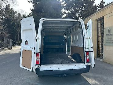 Ford: Ford Transit: 2.4 l | 2010 il 202700 km Van body type — 5