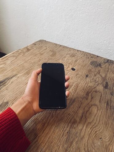 ломбарды ноутбук: Смартфон с чехлом и держателем-кольцом - Черный корпус, экран около