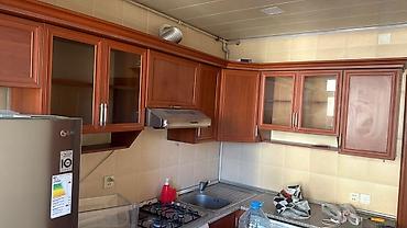 Mətbəx mebeli: Mebel və qapı dəsti - Material: ağac teksturalı MDF/laminat örtüklü — 6