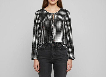 modne bluzki plus size: Жіноча блуза, розмір M