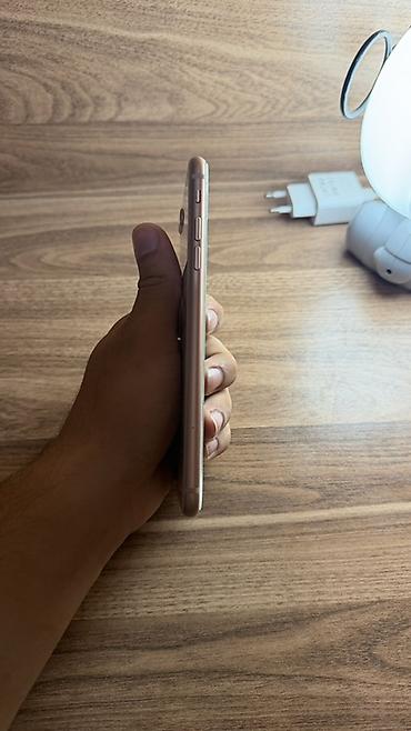 6 plus ekran: IPhone 8 Plus, Qızılı, Simsiz şarj — 3