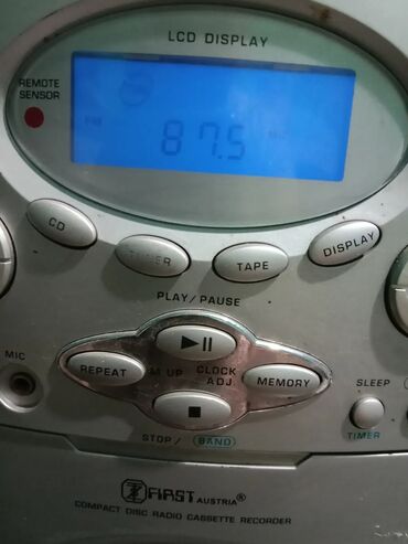Zvučnici i stereo sistemi: Mini linija, marke First, kupljena u Austriji. Ima CD plejer, radio — 2