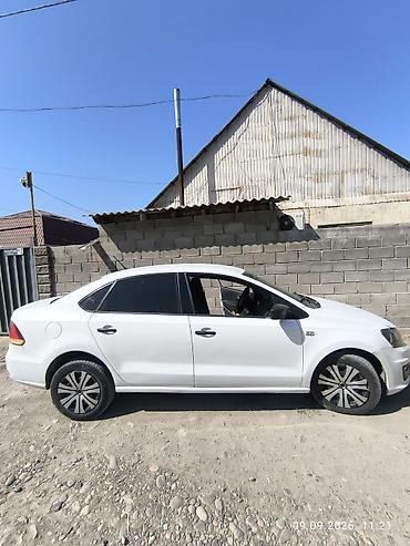 spark 7: Volkswagen Polo: 2016 г., Механика, Бензин, Седан — 4