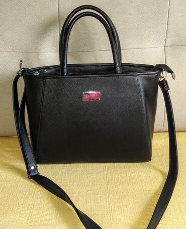 Torbe: Moderna crna torba NOVO Prelepa i moderna crna torba, potpuno nova i — 1