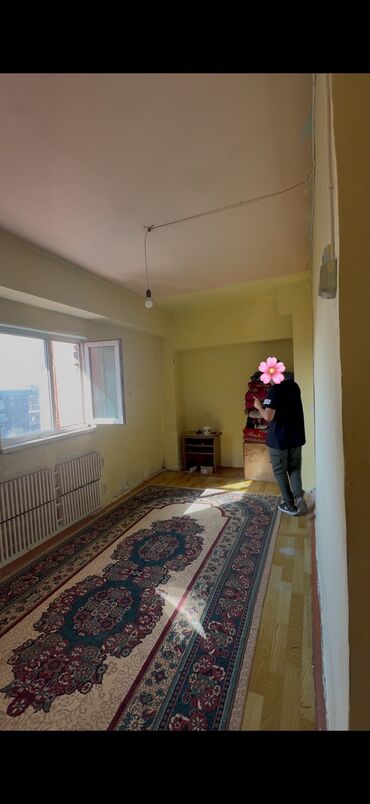снять квартиру 1 комнатную: 1 бөлмө, 15 кв. м, Жатакана жана мейманкана түрүндө, 9 кабат, Эски ремонт
