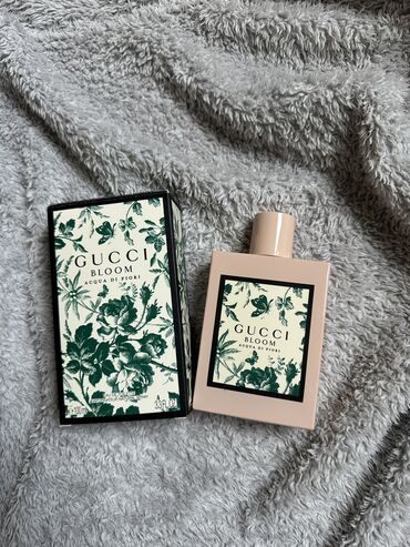 parfjumernaja voda flora by gucci: Продаю новую туалетную воду Gucci Acqua di fiori, 100 ml. Со штатов