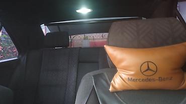 mercedes rolu: Mercedes-Benz : 2.2 l | 1995 il Sedan — 2