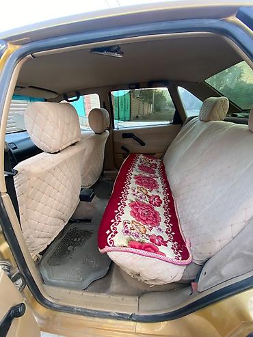 лифтбек: Volkswagen Passat: 1988 г., 1.8 л, Механика, Бензин, Седан — 4