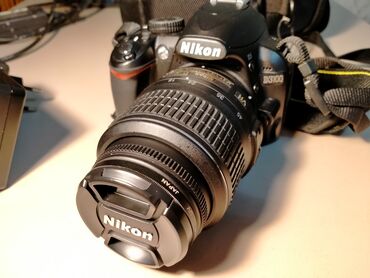 Фотоаппараты: Nikon D3100 фотоаппарат зеркальный в Отличном состоянии. На экране