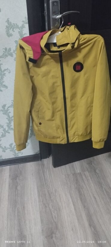 şaxta baba paltarı: Курточка ветровка для мальчика