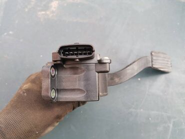 Auto delovi: Pedala gasa elektronska Lada 21214i Nivu . Polovno, ocuvano. Skinuto — 10